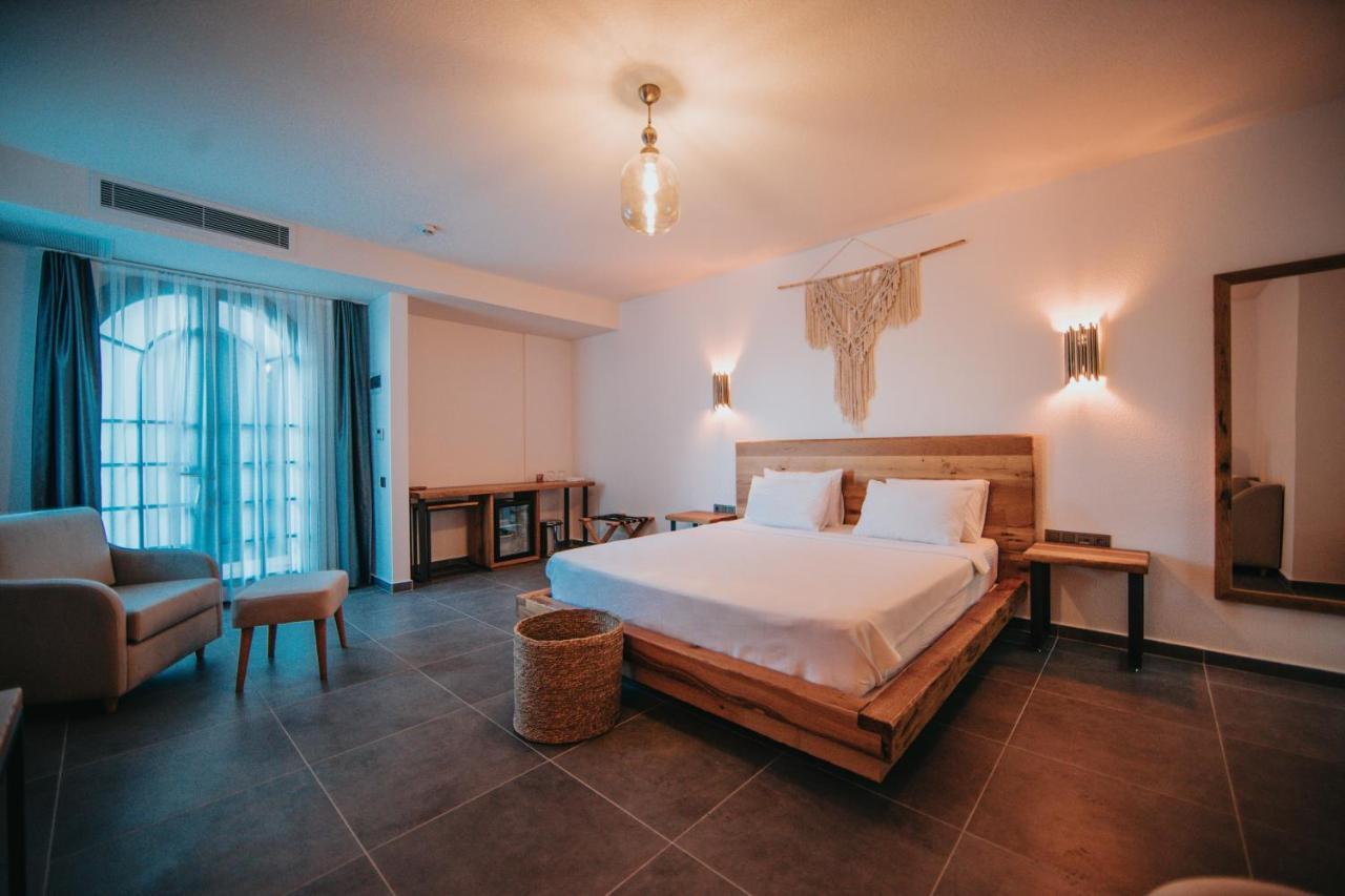 Bueyuekada Loc'Ada Hotel อดาลาร์ ภายนอก รูปภาพ