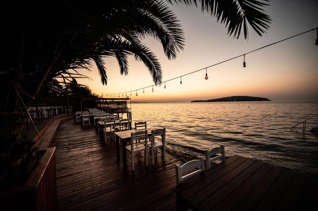Bueyuekada Loc'Ada Hotel อดาลาร์ ภายนอก รูปภาพ
