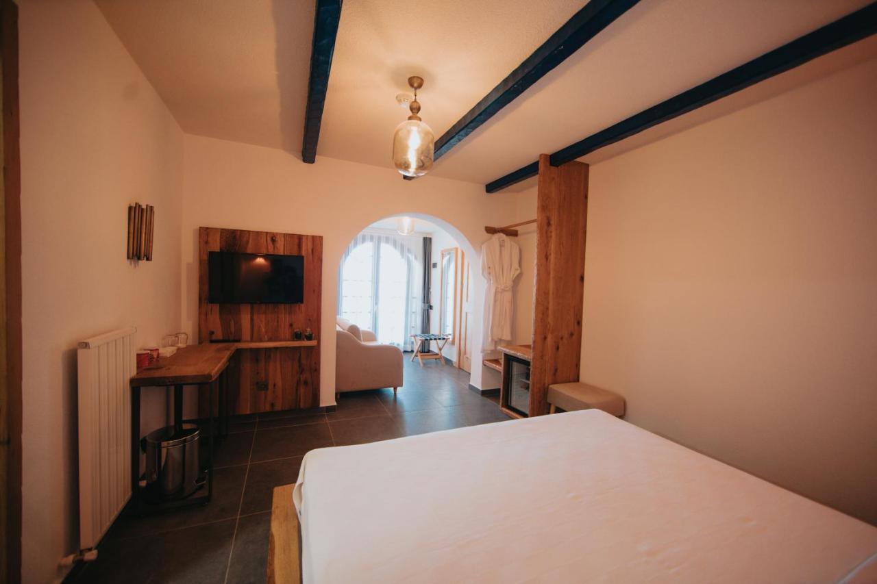 Bueyuekada Loc'Ada Hotel อดาลาร์ ภายนอก รูปภาพ